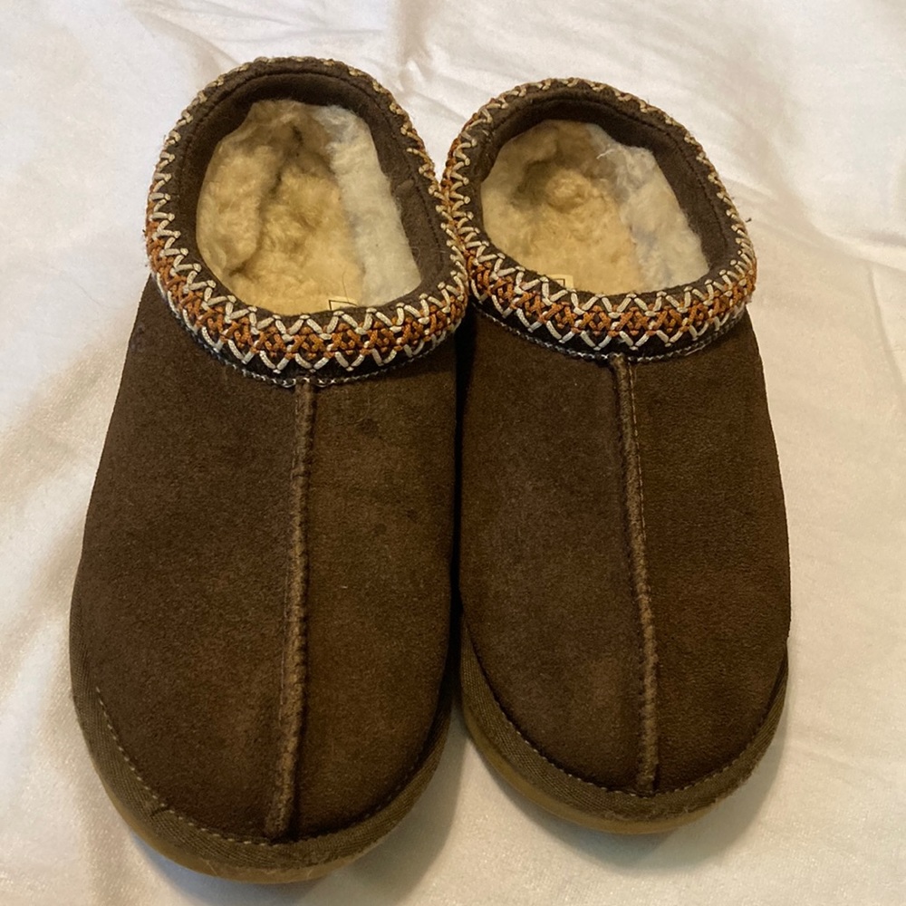 Ugg fur lined slippers size 7